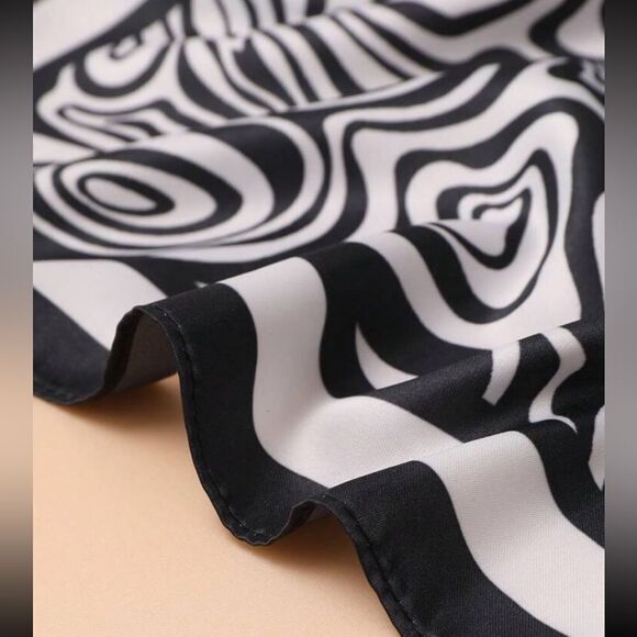 Black and White boho scarf P22 - Picture 2 of 4